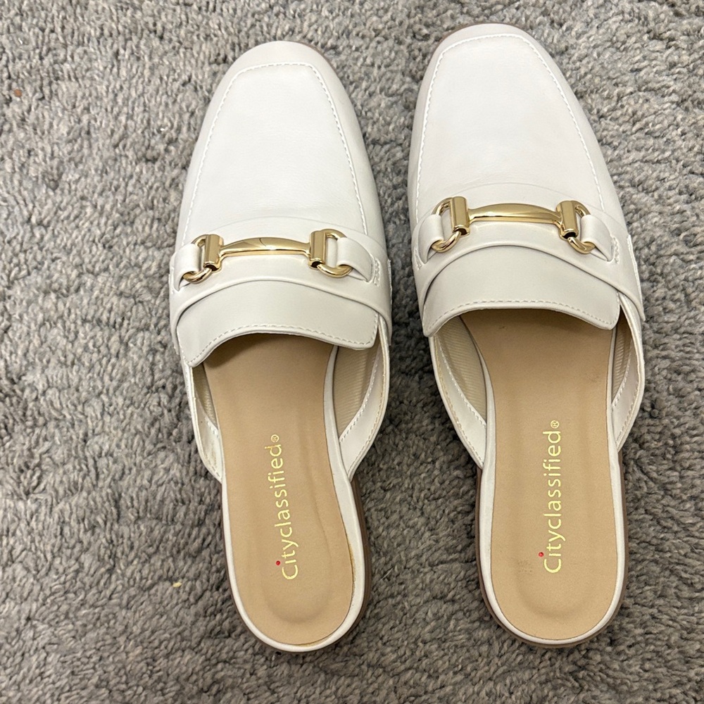 Cityclassified Women's Cream Mules with Gold Accent